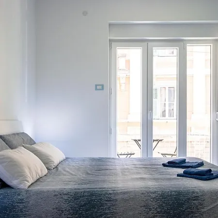 Fibra Superfast Politeama Rossetti Modern Apartment *