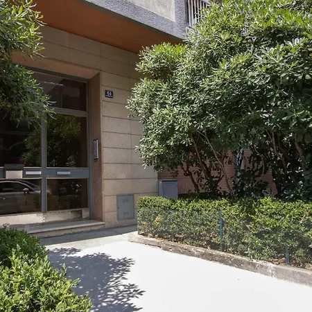Fibra Superfast Politeama Rossetti Modern Apartment Triest